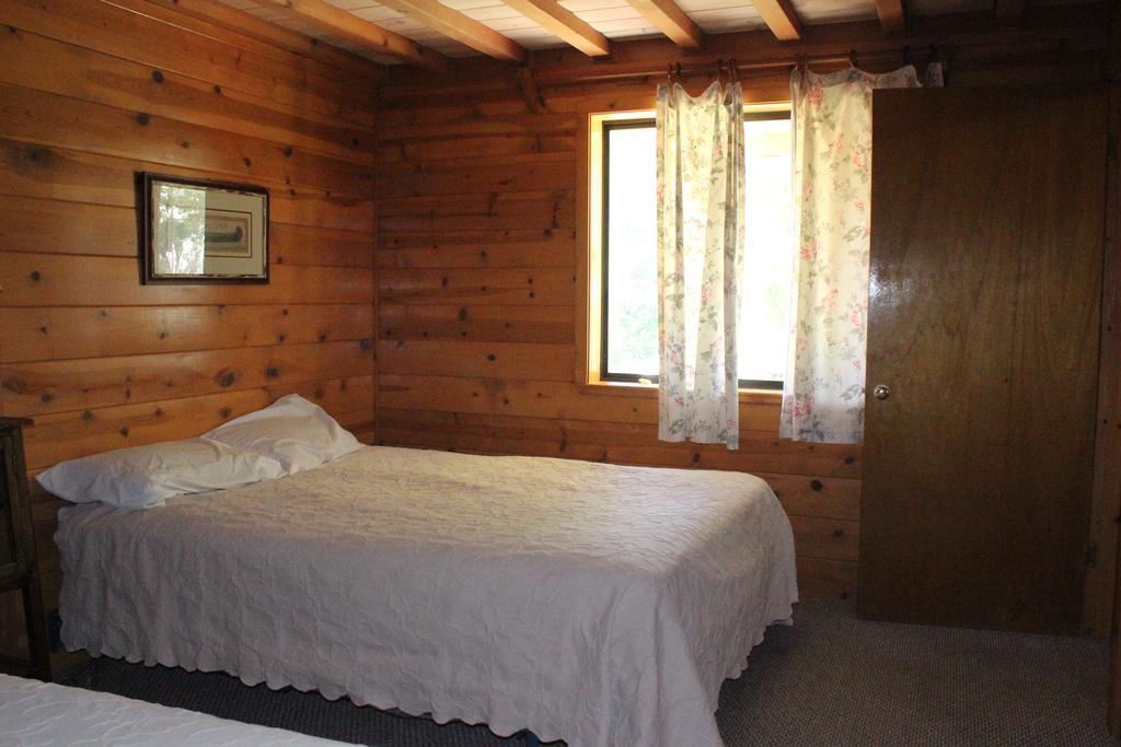 Twin Lakes Resort Bridgeport Habitación foto