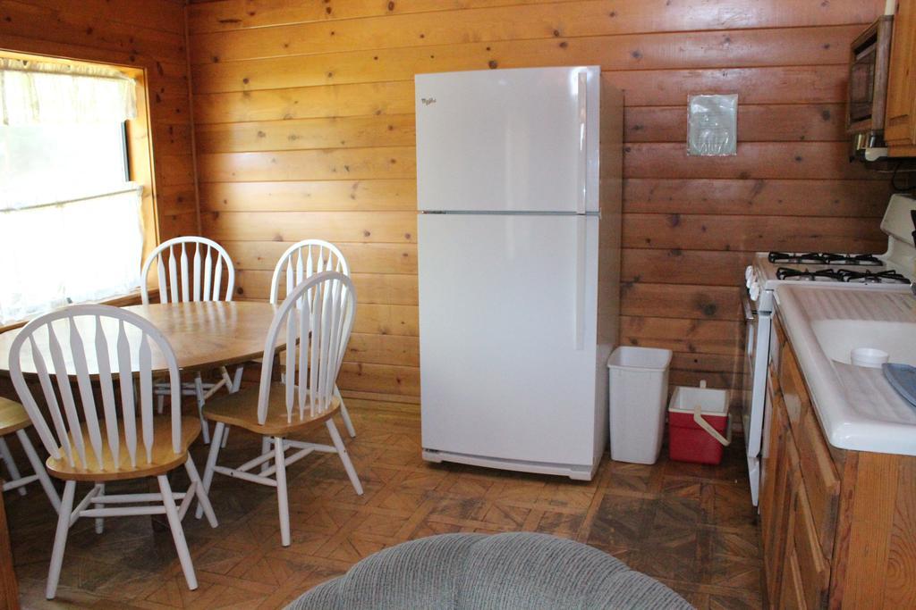 Twin Lakes Resort Bridgeport Habitación foto