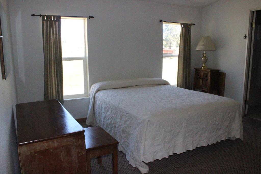 Twin Lakes Resort Bridgeport Habitación foto
