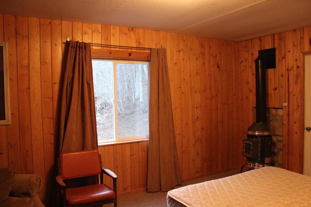 Twin Lakes Resort Bridgeport Habitación foto
